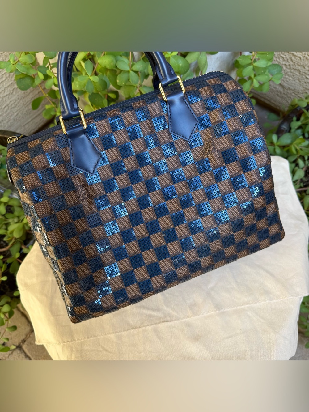 Louis Vuitton Damier Paillettes Speedy 30 - Picture 4 of 16